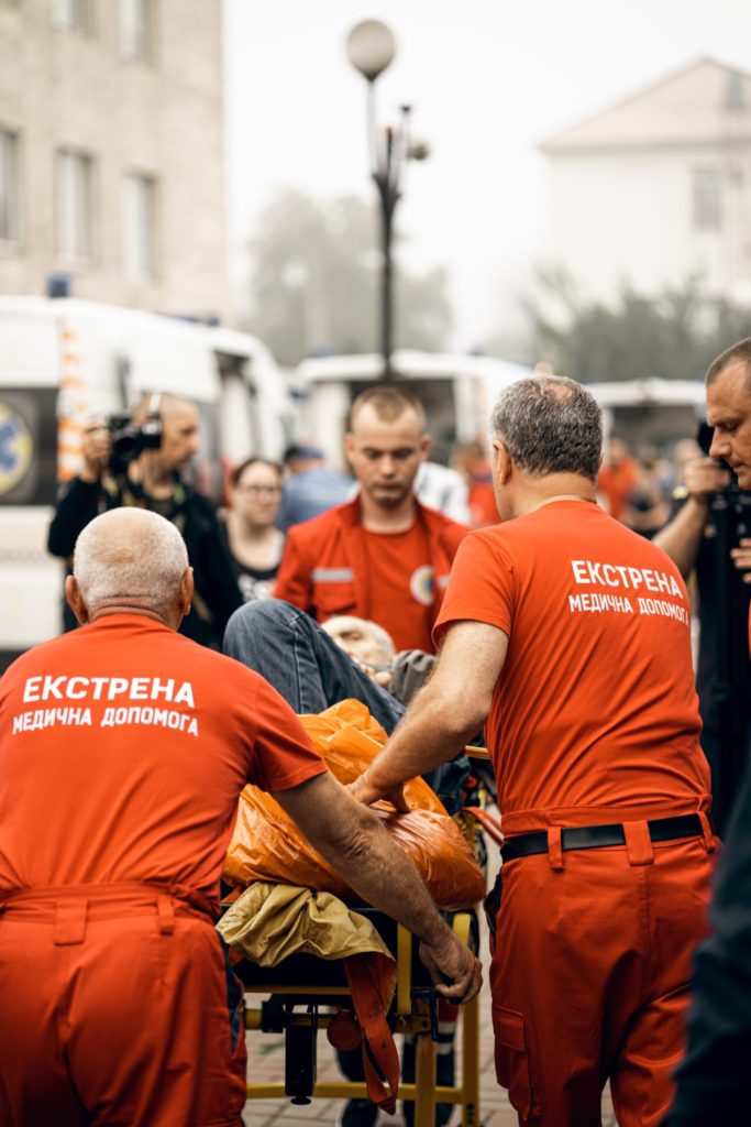 Обов’язкова евакуація з Донеччини почалась – перший потяг з евакуйованими прибув до Кропивницького (ФОТО) 9