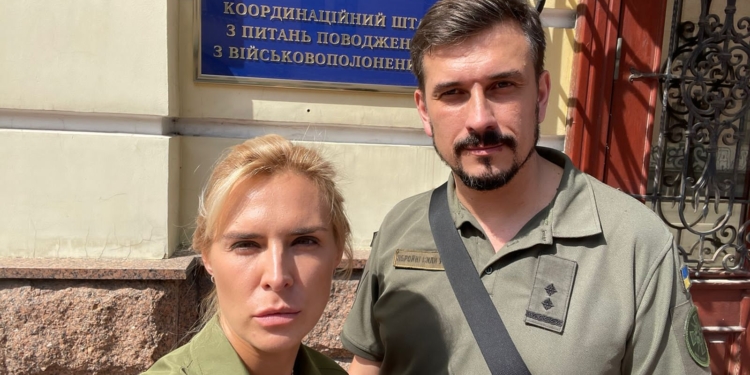 Голова Миколаївської облради Замазєєва передала до Координаційного штабу з питань поводження з військовополоненими набори першої потреби (ФОТО)