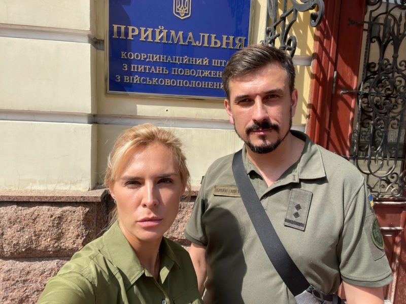 Голова Миколаївської облради Замазєєва передала до Координаційного штабу з питань поводження з військовополоненими набори першої потреби (ФОТО)