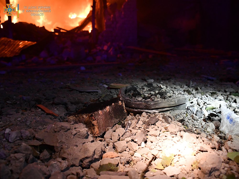Через обстріли Миколаєва згоріли 6 гаражів та 2 авто. Повне зведення від рятувальників за добу (ФОТО, ВІДЕО) 9