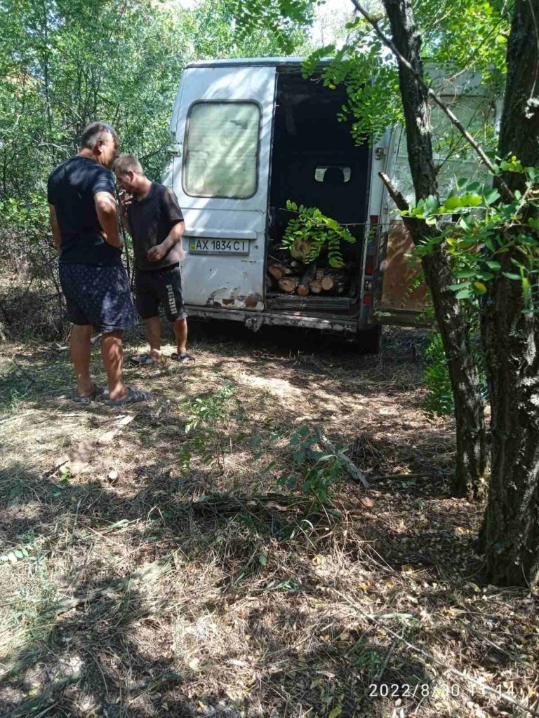 На Миколаївщині в регіональному ландшафтному парку впіймали трьох «чорних лісорубів» - вони встигли спиляти 24 дерева (ФОТО) 9