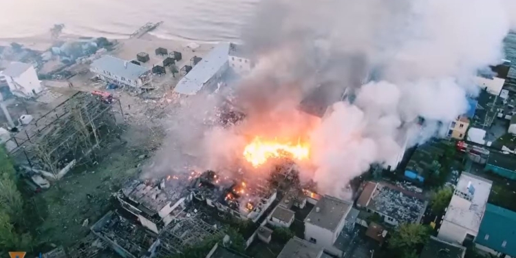 Наслідки ракетних ударів по курортній Затоці (ВІДЕО)