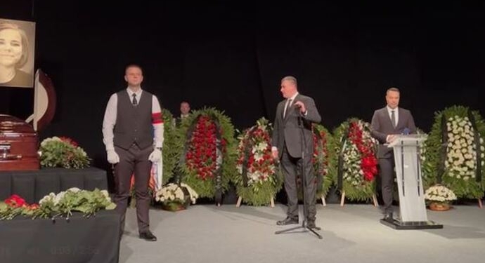 В Москві похорон Дугіної перетворили в нацистський шабаш і хочуть назвати на її честь вулицю в Києві (ВІДЕО)