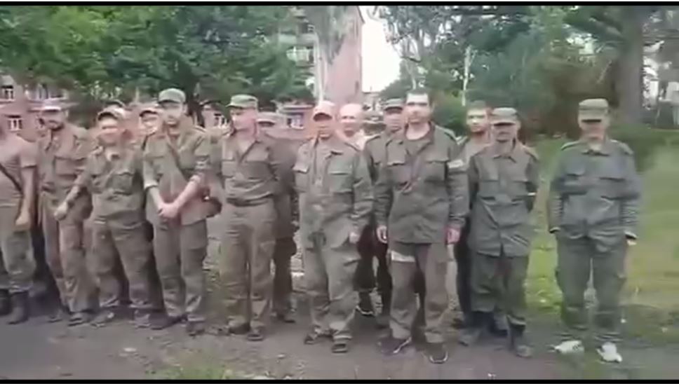 Мобілізовані з "ЛНР" вібмовляються воювати в "ДНР" - кажуть, вони вже "перемогли" (ВІДЕО) 3