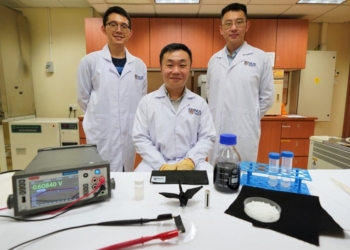 Учені із Сінгапуру розробили батарею, яка видобуває електрику просто з повітря (ВІДЕО)