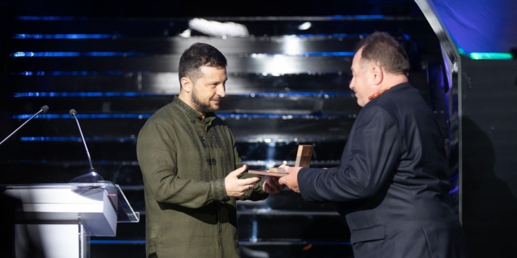 Зеленський посмертно нагородив Марію Примаченко відзнакою «Національна легенда України» (ФОТО)