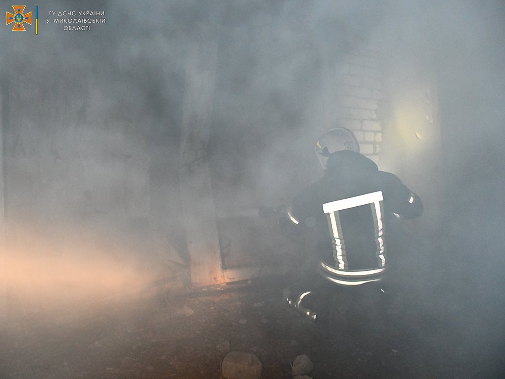 Через обстріли Миколаєва згоріли 6 гаражів та 2 авто. Повне зведення від рятувальників за добу (ФОТО, ВІДЕО) 13