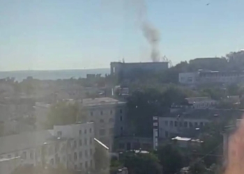 В Севастополі горить штаб Чорноморського флоту (ВІДЕО)