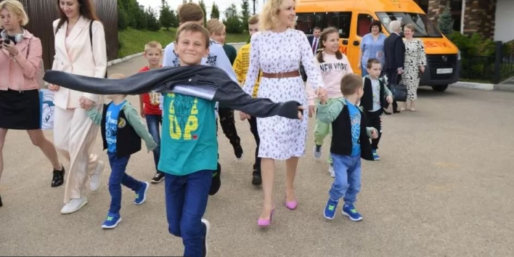 Росія змінює громадянство українських сиріт. Чи зможе Україна їх знайти і повернути? (ФОТО)