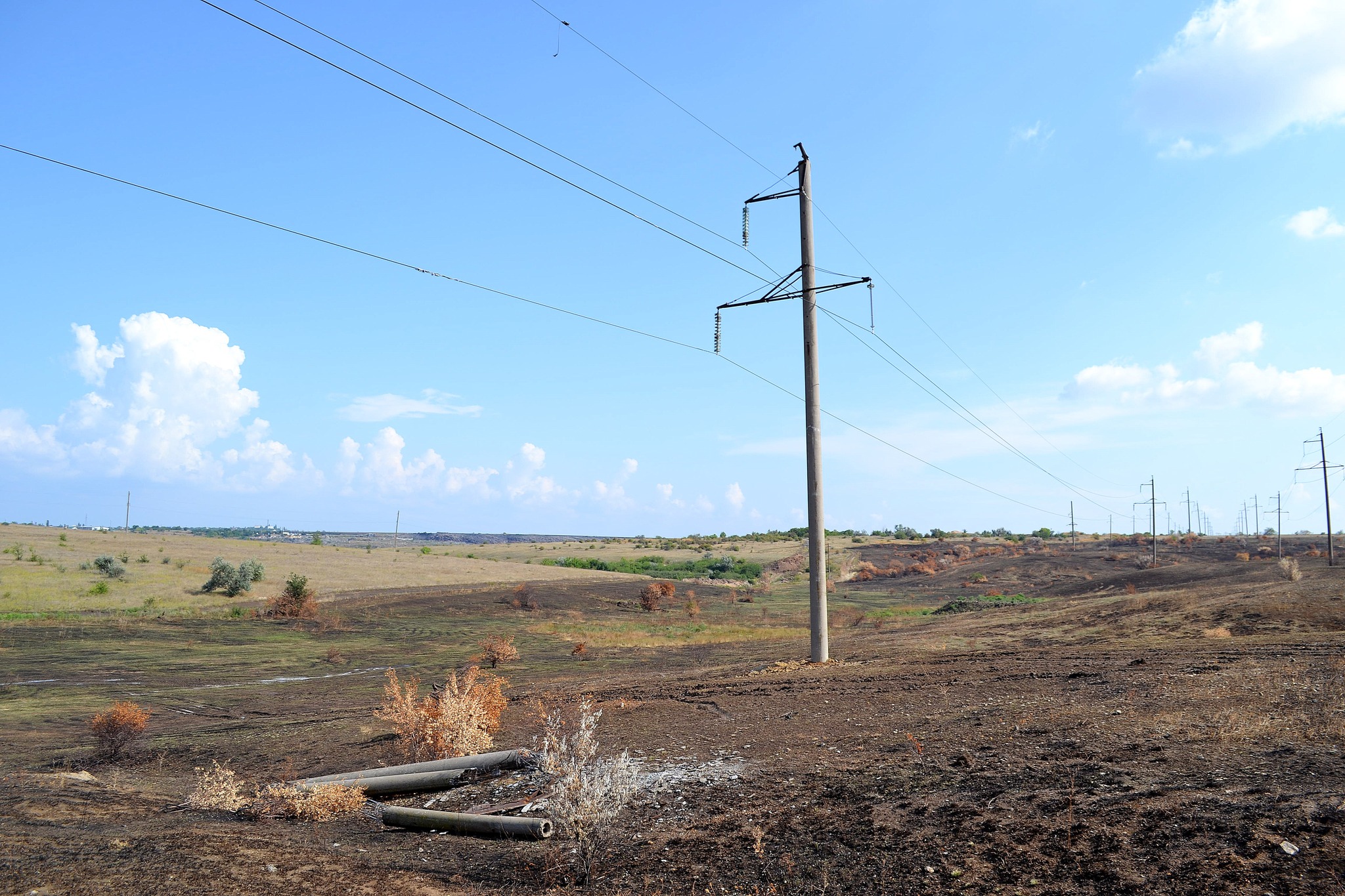 На Миколаївщині енергетики протягом одного світлового дня відновили стабільне електропостачання понад 25 тисячам споживачів (ФОТО)