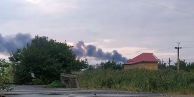 Біля Джанкоя дим і вибухи. Інформація різна (ВІДЕО)