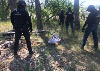 Викрита міжрегіональна група фальшивомонетників і наркоторговців. Один “працював” із в’язниці (ФОТО)