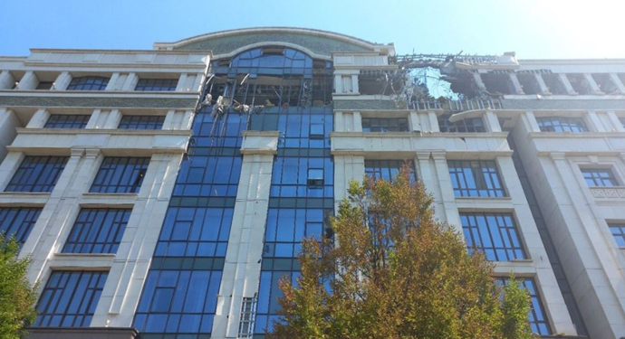 В Донецьку прилетіло в адміністрацію Пушиліна (ФОТО, ВІДЕО)