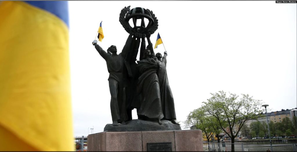 У Фінляндії демонтували "мирний" пам’ятник, подарований Радянським Союзом (ФОТО) 1