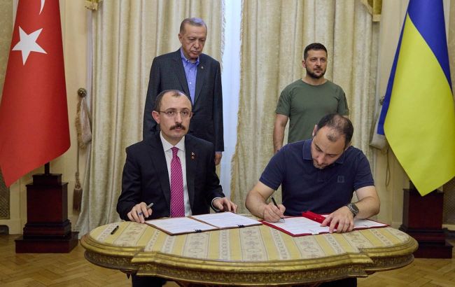 Україна і Туреччина підписали меморандум про відбудову після війни