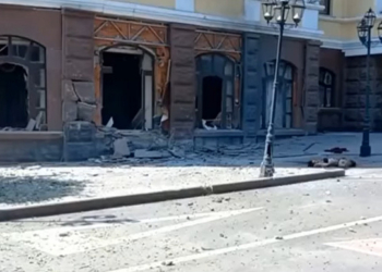 В Донецьку прощання з “Корсою” вийшло колективним, рашисти кажуть про обстріл ЗСУ, в нас заперечують – багато честі (ВІДЕО)