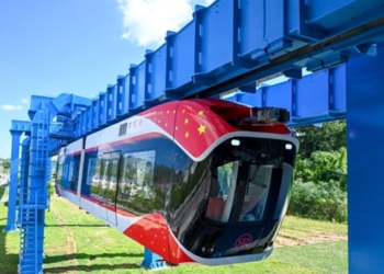 В Китаї запустили “небесний потяг” – на магнітній підвісці (ВІДЕО)