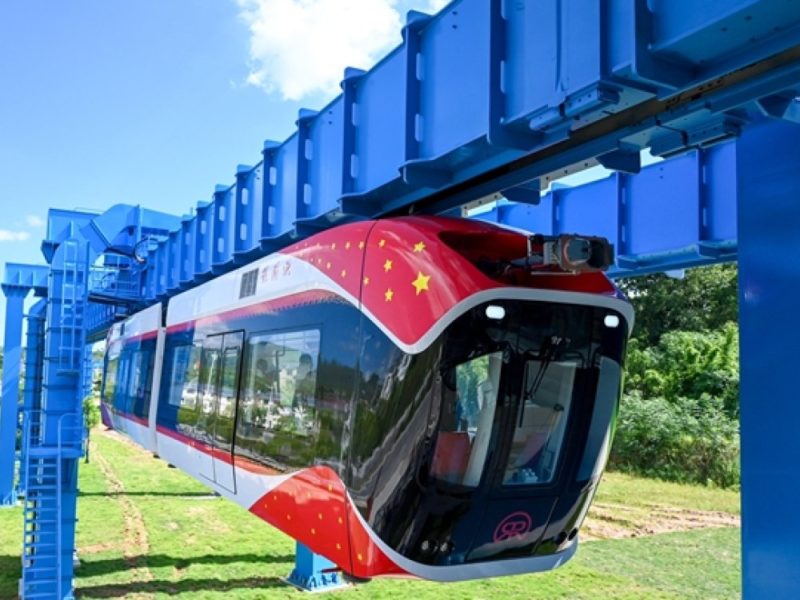 В Китаї запустили “небесний потяг” – на магнітній підвісці (ВІДЕО)