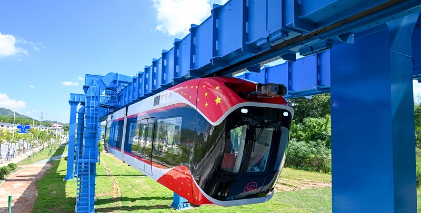 В Китаї запустили "небесний потяг" - на магнітній підвісці (ВІДЕО) 5