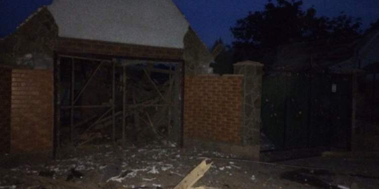 В Березнегуватому внаслідок обстрілу зруйновано 4 будинки, загинула жінка (ФОТО)