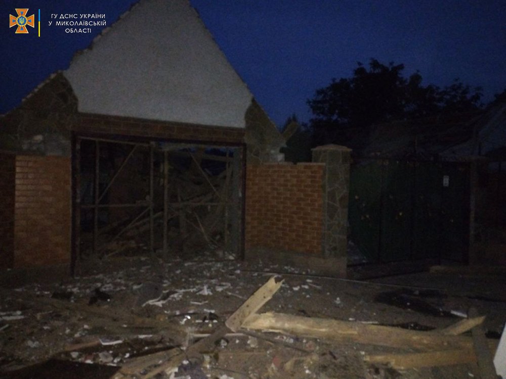 В Березнегуватому внаслідок обстрілу зруйновано 4 будинки, загинула жінка (ФОТО) 13