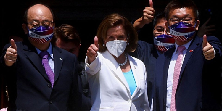 “Світ стоїть перед вибором між демократією і автократією”. Про що ще говорила Пелосі на Тайвані (ФОТО)