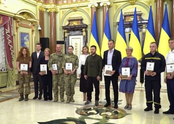 Зеленський вручив нагороди “легендам України”. Серед них – миколаївський рятівник (ВІДЕО)