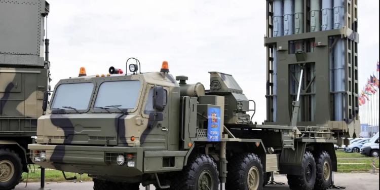 Після невідомо чого в Новофедорівці. Військовий аеродром в Таганрозі захищає С-350 Витязь (ФОТО, ВІДЕО)