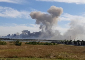 Потяги не йдуть. Внаслідок вибухів боєприпасів в Джанкойському районі пошкоджено залізницю