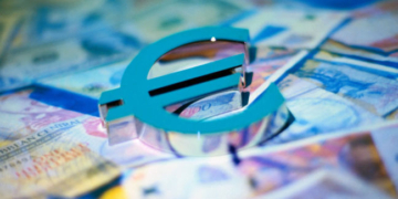 Агентства Fitch і S&P знизили рейтинг України до переддефолтного. Що це означає?