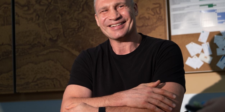 Як Віталій Кличко готує Київ до зими, отримує погрози з Банкової і розлучається з дружиною