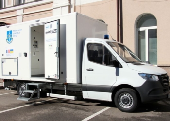 Французьку мобільну лабораторію ДНК отримав Мінюст для роботи у регіонах активних бойових дій (ФОТО)