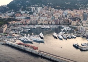 Батальон Монако: ДБР розслідує, як 80 чиновників та бізнесменів виїхали за кордон