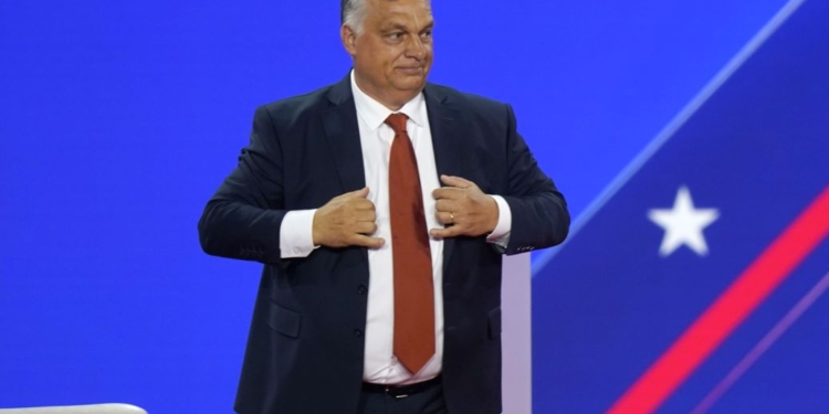 Зіпсували свято: уряд Орбана звільнив керівників метеослужби за невірний прогноз погоди