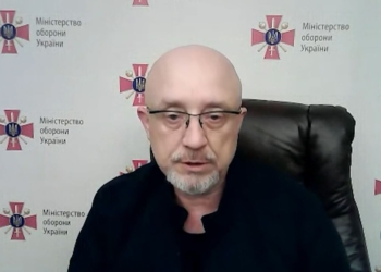 Вибухи в Криму, втрати росії, плани України, західна зброя. Інтервю міністра оборони Резнікова “Голосу Америки” (ВІДЕО)