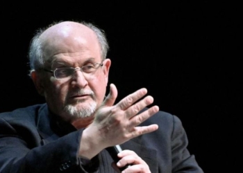 У США скоєно замах на письменника Рушді – йому погрожував смертю Іран (ФОТО, ВІДЕО)