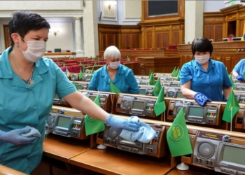 Два нардепи поповнили фракцію Слуги народу в парламенті