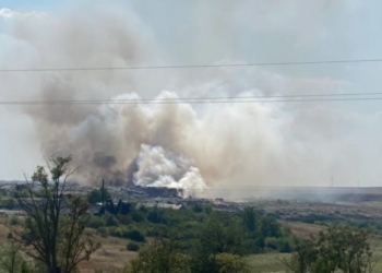 Під Миколаєвом горить звалище (ФОТО)