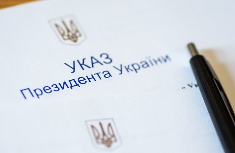 Україна ввела санкції проти 185 юридичних та фізичних осіб, які допомагають росіянам перевозити зброю та війська для війни в Україні