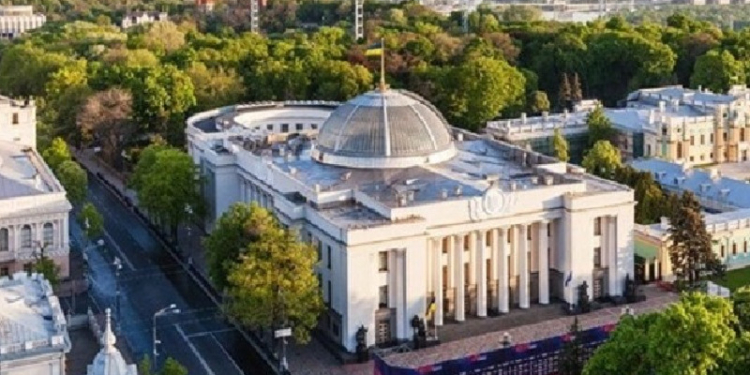 Співробітникам урядового кварталу наступного тижня рекомендували працювати дистанційно, – чекають россійсьску ракетну атаку