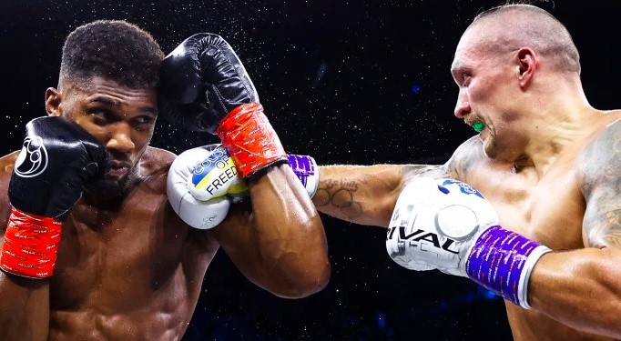 Усик знову переміг Джошуа