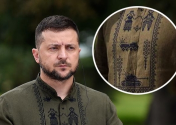 В світі хочуть вишиванку, як у Зеленського – з танчиками. Звідка така і скільки коштує (ФОТО)
