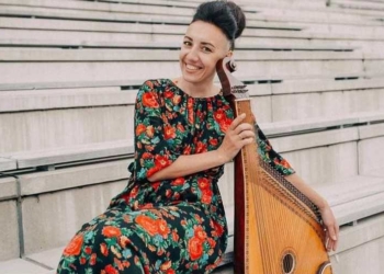 Щоб лунала наша пісня і музика: артистка Миколаївського муздраму дала вже 25 концертів в Латвії (ФОТО, ВІДЕО)