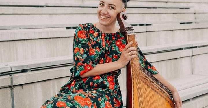 Щоб лунала наша пісня і музика: артистка Миколаївського муздраму дала вже 25 концертів в Латвії (ФОТО, ВІДЕО)