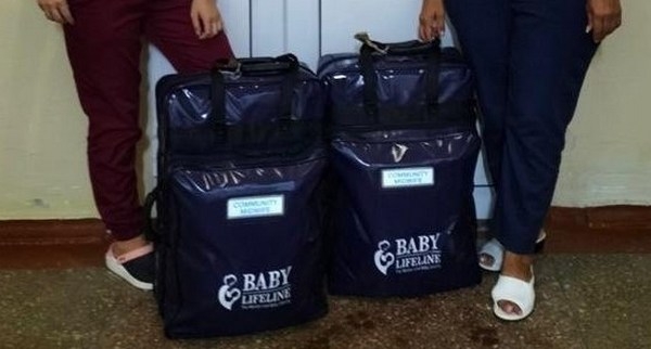 Британці передали Миколаєву 20 акушерських сумок (ФОТО)