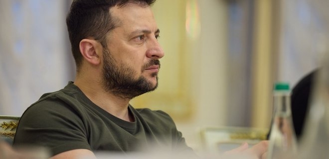 Відповідь на петицію: Зеленський втретє відмовився скасувати заборону на виїзд за кордон