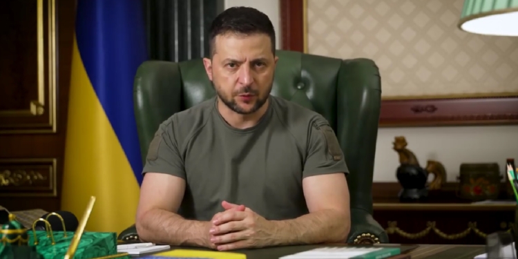 Кожен громадянин відчуває гордість за наших воїнів – Зеленський подякував десантникам, піхотинцям і миколаївським артилеристам (ВІДЕО)