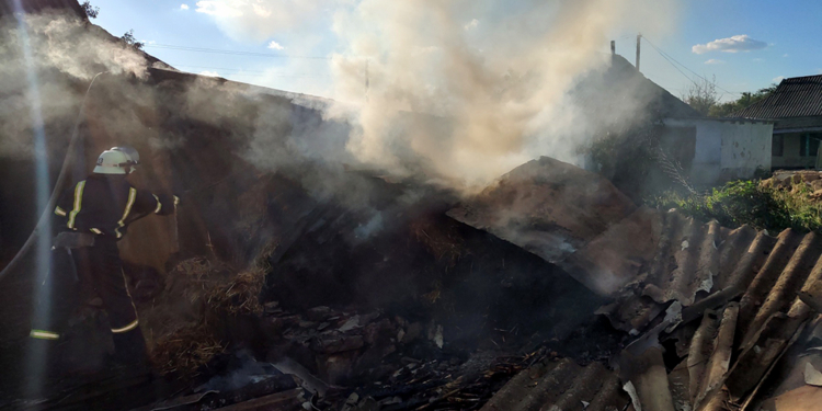 З 6 пожеж на Миколаївщині за добу одна спалахнула через російські обстріли – у селі Іванівка (ФОТО)