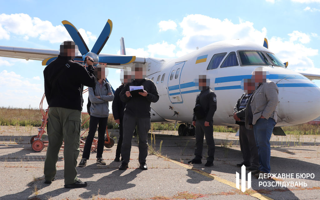 Суд арештував літак, який власник-колаборант планував передати агресору після захоплення південних областей (ФОТО, ВІДЕО) 25