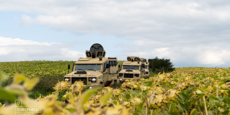 Фонд «Повернись живим» передав миколаївським морпіхам 11 бронеавтомобілів (ВІДЕО)